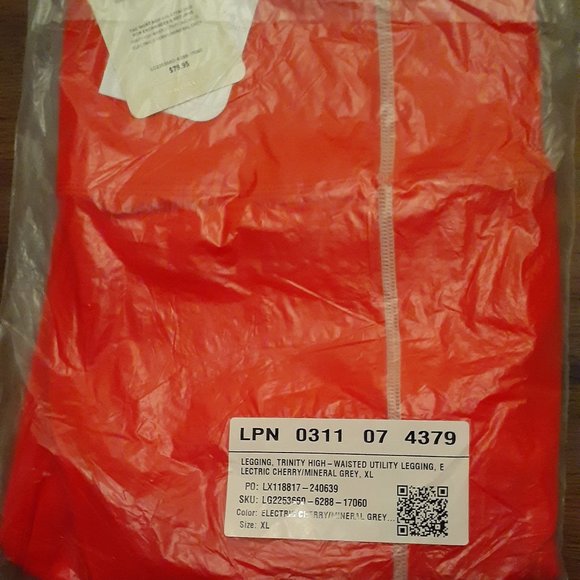 Fabletics Trinity Utility Phone Zipper Pocket Legging High Waist Red Gray XL NWT - Picture 7 of 8